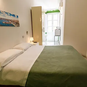 Onlyrooms Ii - Old Town & Typical Food Guest house